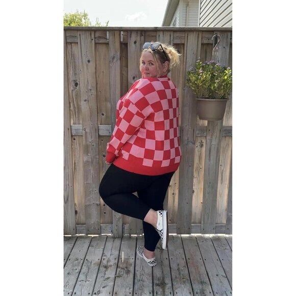 Oversized Plus Size Knit Cardigan with V-Neck - Perfect for Everyday Comfort - Picture 7 of 9